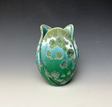 Load image into Gallery viewer, Tulip Vase- Emerald #1
