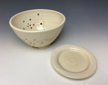 Load image into Gallery viewer, Ivory Berry Bowl