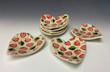 Load image into Gallery viewer, Mini Heart Dish- Strawberries