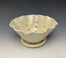 Load image into Gallery viewer, Ivory Lotus Berry Bowl