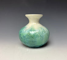Load image into Gallery viewer, Crystalline Mini Vase in Ivory and Green 2