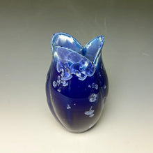 Load image into Gallery viewer, Tulip Vase- Winter Sky Blue #1