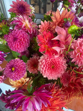 Load image into Gallery viewer, A Bag of Growers Choice SECONDS Mixed Dahlia Tubers - 10 Tuber Bundle