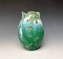 Load image into Gallery viewer, Tulip Vase- Emerald #2