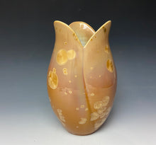 Load image into Gallery viewer, Tulip Vase- Iced Caramel #3