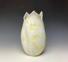 Load image into Gallery viewer, Tulip Vase- Ivory #12
