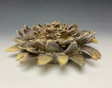 Load image into Gallery viewer, Gold Porcelain Wallflower