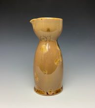 Load image into Gallery viewer, Iced Caramel Crystalline Sake Pitcher