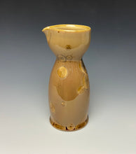 Load image into Gallery viewer, Iced Caramel Crystalline Sake Pitcher