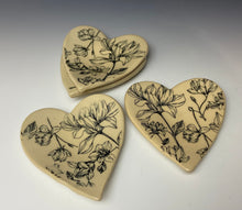 Load image into Gallery viewer, Mini Heart Dish- Magnolia
