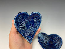 Load image into Gallery viewer, Mini Heart Wave Dish