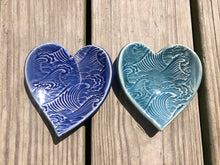 Load image into Gallery viewer, Mini Heart Wave Dish