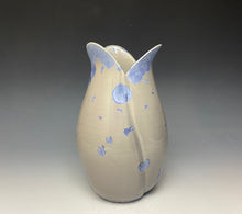 Load image into Gallery viewer, Tulip Vase- Periwinkle #1
