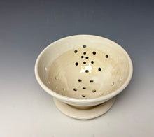 Load image into Gallery viewer, Ivory Berry Bowl
