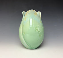 Load image into Gallery viewer, Tulip Vase- Mint #1
