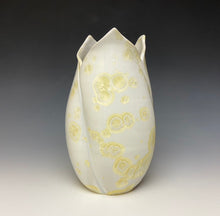 Load image into Gallery viewer, Tulip Vase- Ivory #2
