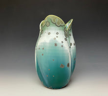 Load image into Gallery viewer, Tulip Vase- Wintergreen #2
