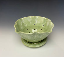 Load image into Gallery viewer, Key Lime Lotus Berry Bowl
