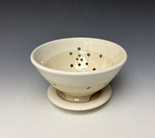 Load image into Gallery viewer, Ivory Berry Bowl
