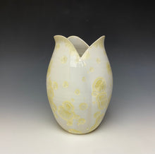 Load image into Gallery viewer, Tulip Vase- Ivory #1
