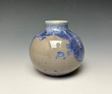 Load image into Gallery viewer, Periwinkle Crystalline Mini Vase 2
