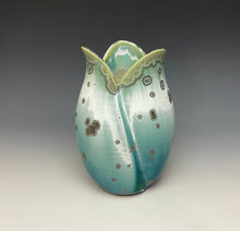 Load image into Gallery viewer, Tulip Vase- Wintergreen #1
