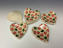 Load image into Gallery viewer, Mini Heart Dish- Strawberries
