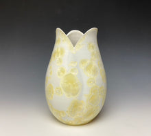 Load image into Gallery viewer, Tulip Vase- Ivory #3
