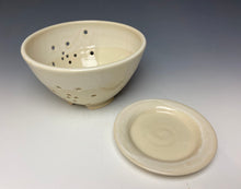 Load image into Gallery viewer, Ivory Berry Bowl
