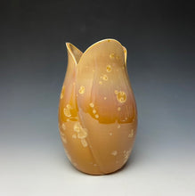 Load image into Gallery viewer, Tulip Vase- Iced Caramel #1
