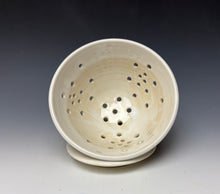 Load image into Gallery viewer, Ivory Berry Bowl
