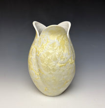 Load image into Gallery viewer, Tulip Vase- Ivory #3

