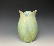 Load image into Gallery viewer, Tulip Vase- Mint #3
