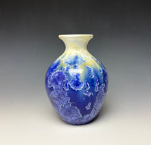 Load image into Gallery viewer, Crystalline Vase in Ivory and Blue 2
