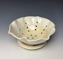 Load image into Gallery viewer, Ivory Lotus Berry Bowl
