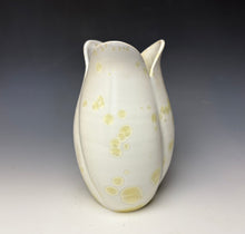 Load image into Gallery viewer, Tulip Vase- Ivory #1
