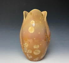 Load image into Gallery viewer, Tulip Vase- Iced Caramel #3
