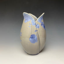 Load image into Gallery viewer, Tulip Vase- Periwinkle #1
