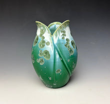 Load image into Gallery viewer, Tulip Vase- Emerald #2
