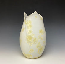 Load image into Gallery viewer, Tulip Vase- Ivory #2
