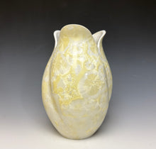 Load image into Gallery viewer, Tulip Vase- Ivory #3
