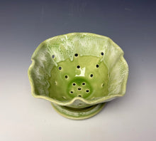 Load image into Gallery viewer, Key Lime Lotus Berry Bowl
