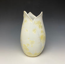 Load image into Gallery viewer, Tulip Vase- Ivory #2
