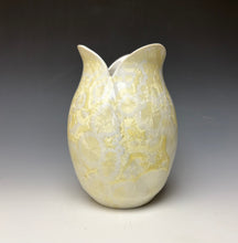Load image into Gallery viewer, Tulip Vase- Ivory #1
