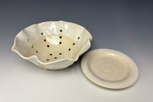 Load image into Gallery viewer, Ivory Lotus Berry Bowl

