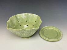 Load image into Gallery viewer, Key Lime Lotus Berry Bowl
