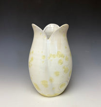 Load image into Gallery viewer, Tulip Vase- Ivory #1
