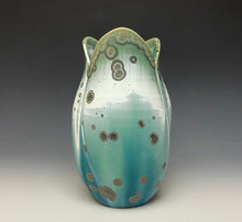 Load image into Gallery viewer, Tulip Vase- Wintergreen #1
