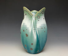 Load image into Gallery viewer, Tulip Vase- Wintergreen #2
