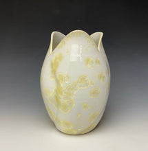 Load image into Gallery viewer, Tulip Vase- Ivory #1
